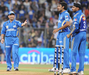 Coach blames batsmen for Mumbai Indians' defeat