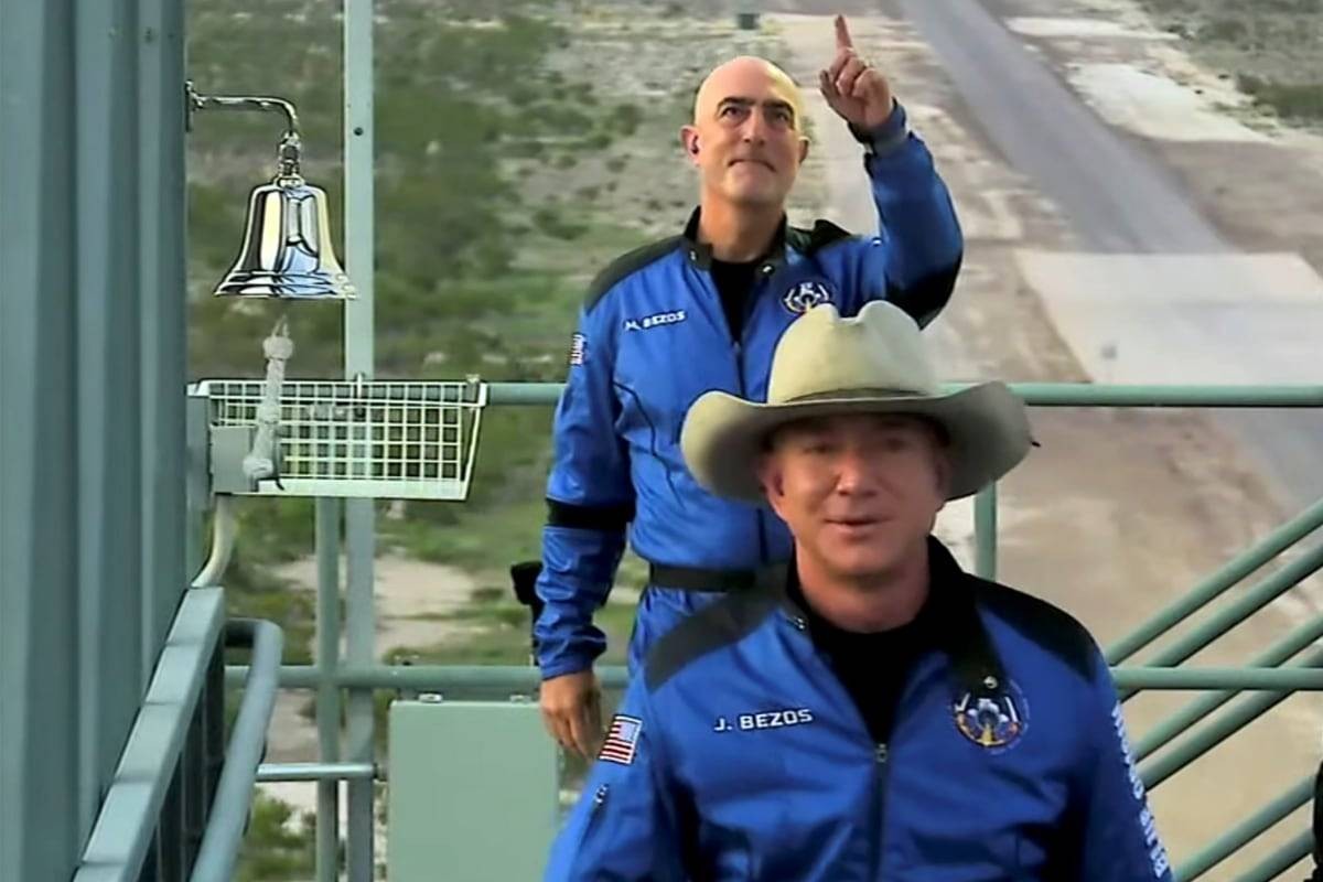 Bezo Inaguation Jeff Bezos Lifts Off on Inaugural Space Voyage in Blue Origin's Space ...