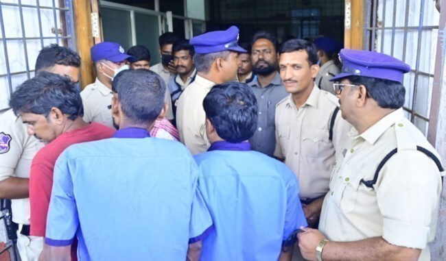 Constable murder accused attempts escape from hospital, killed in ...
